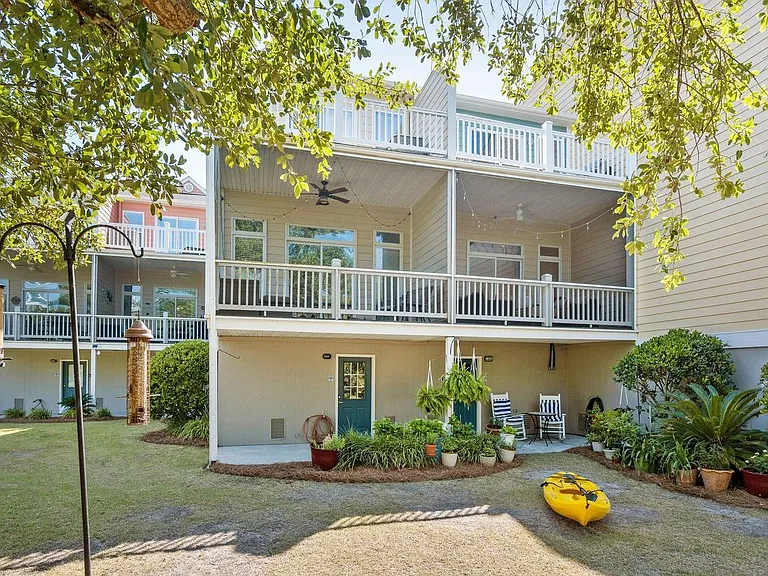 81 Sandbar Ln #27 — Photo 22