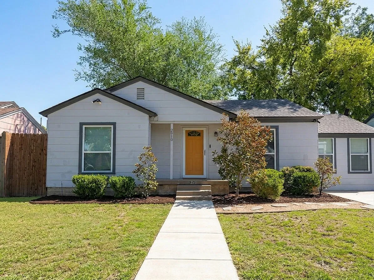 3 bed, 1184 sqft, $2,640 — Photo 1