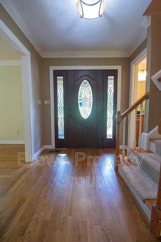 4 bed, 2.5 bath, 1956 sqft, $1,895 — Photo 3