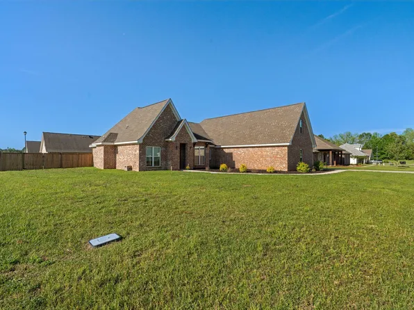 13 Grand Cv, Petal, MS 39465
