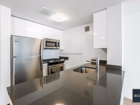 3rd image of 4540 Center Blvd APT 1511