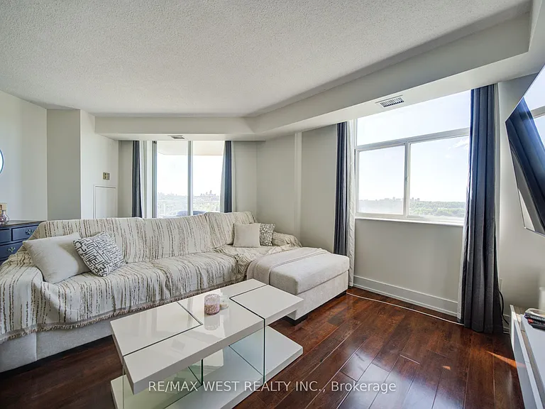 3559 Eglinton Ave W #1309 — Photo 15