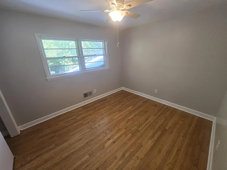 3008 Belle Ave NE — Photo 9