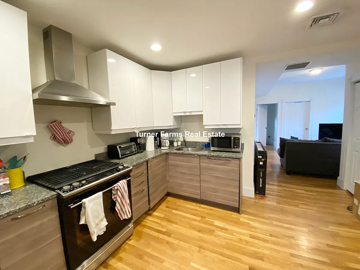 Building Photo - 90-92 L St #2L