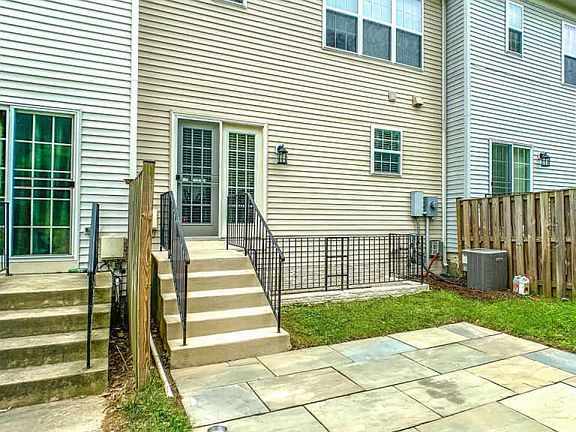 4th image of 2646 Glenriver Way