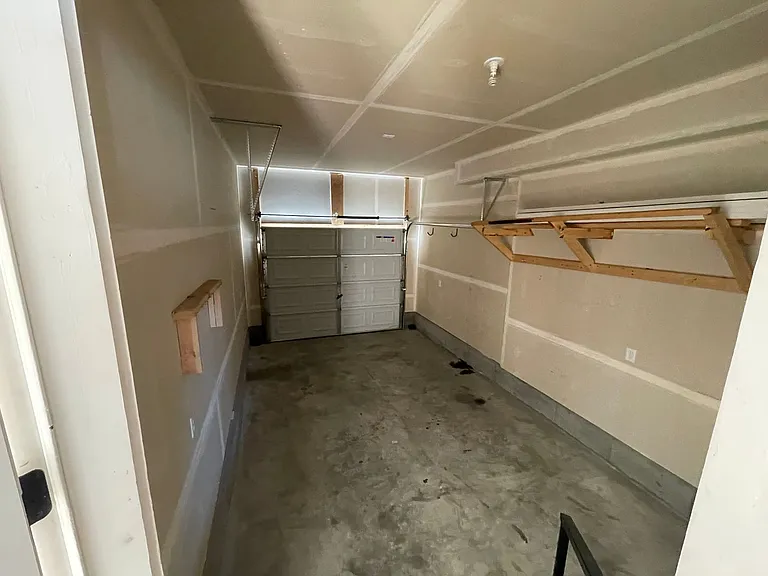 1965 Lake Hills Dr — Photo 11