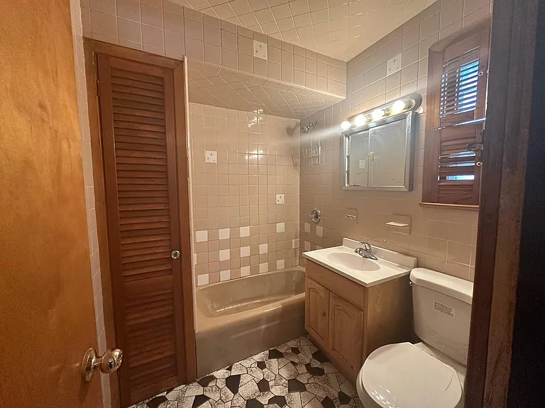 329 Columbia Ave #2 — Photo 9
