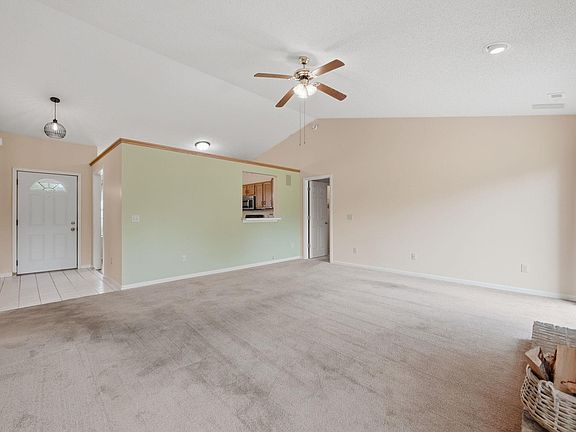 4th image of 8303 Maple Valley Dr