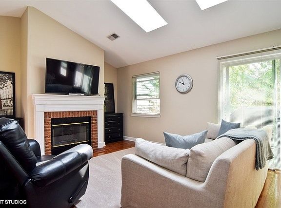 3rd image of 2874 Meadow Ln