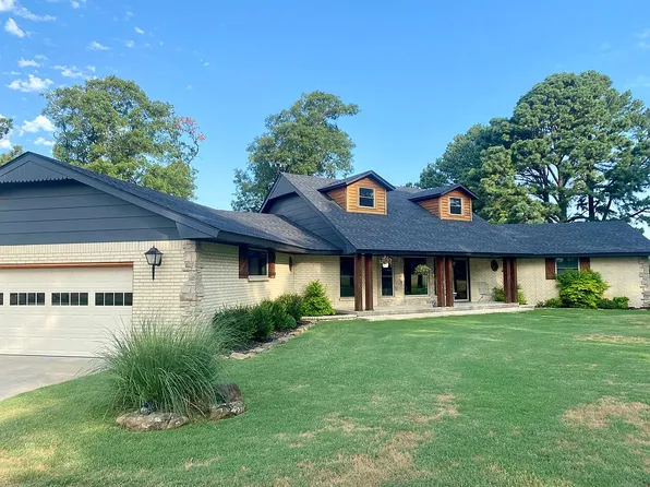 801 Eastern Hills Rd, Holdenville, OK 74848