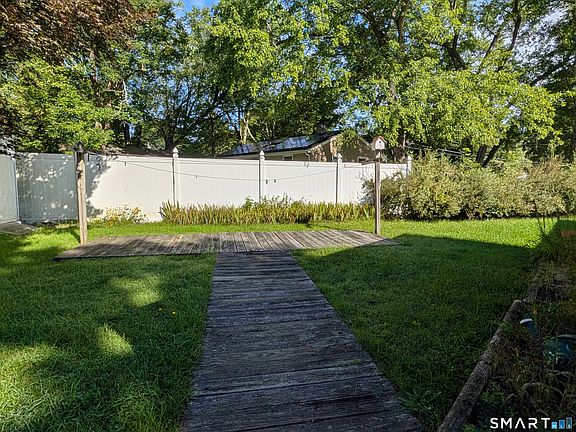 5th image of 116 Meadowbrook Lane