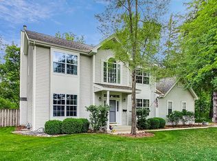 1100 Hillcrest Ave, Fox River Grove, IL 60021