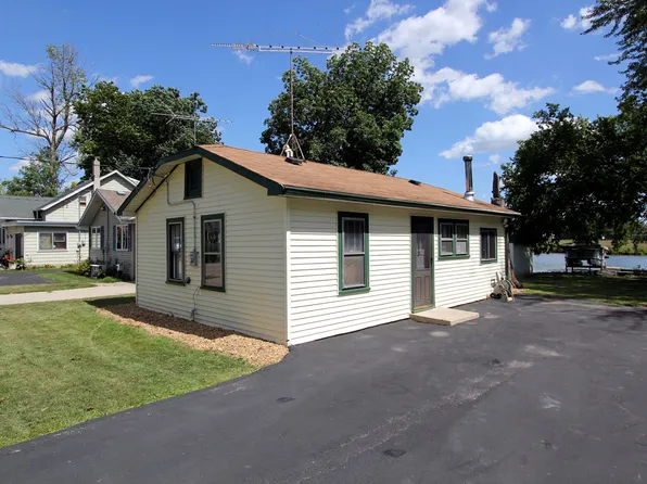 28931 Elm Island Dr, Waterford, WI 53185