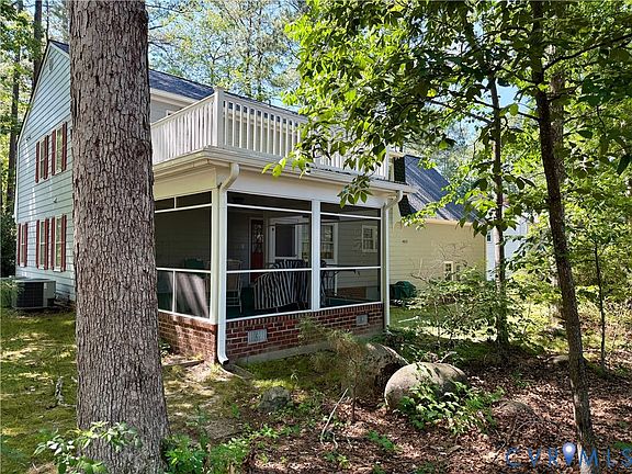 3rd image of 1909 Oakway Dr