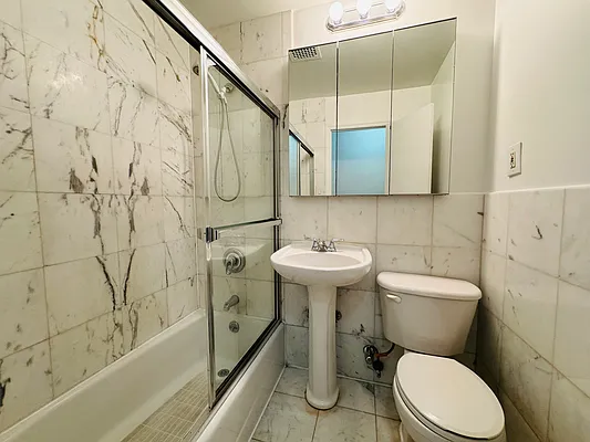 Rented by AZ REALTY NYC LLC | media 9