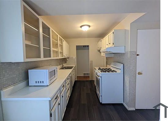 2nd image of 9324 Nelan Dr