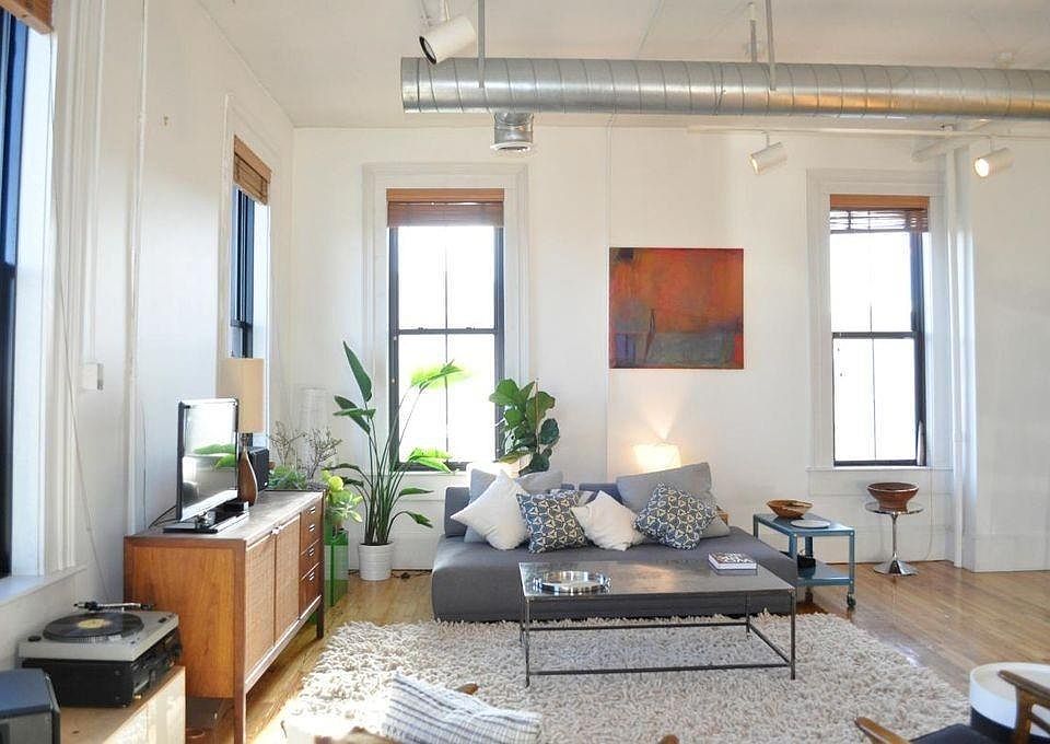2nd image of 10 Williams St APT 31