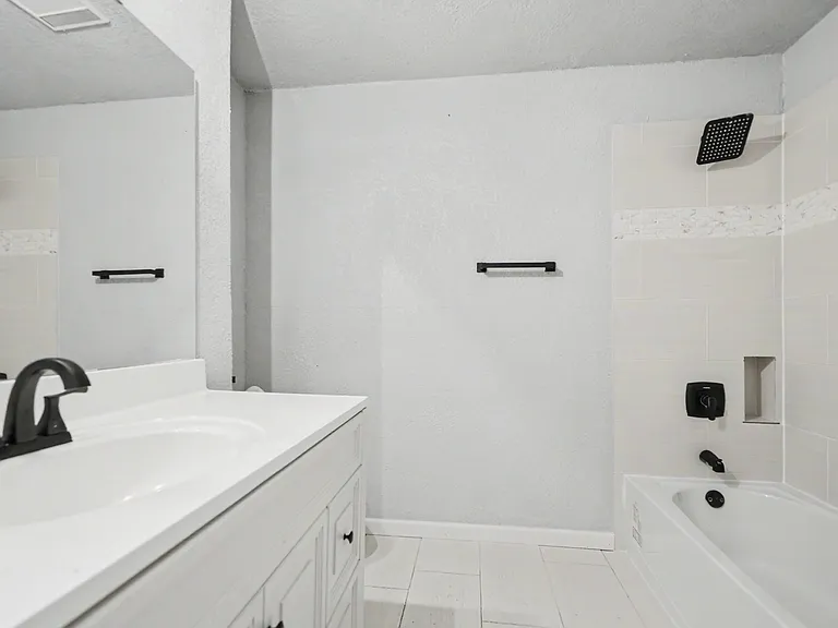 4106 Ermine Trl — Photo 19