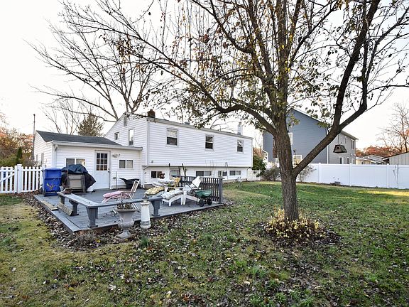 4th image of 24 Winding River Dr