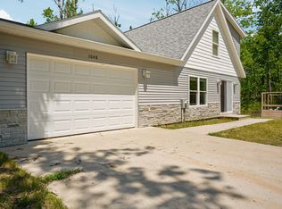 1048 Arrowhead Trl, Gaylord, MI 49735