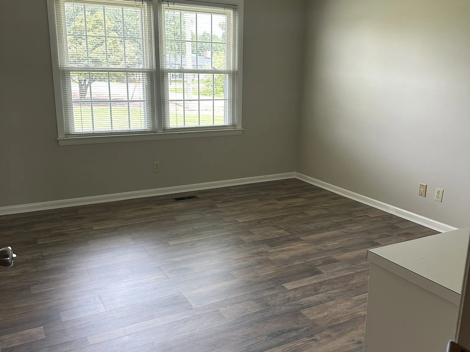 3 bed, 2092 sqft, $1,600 — Photo 4