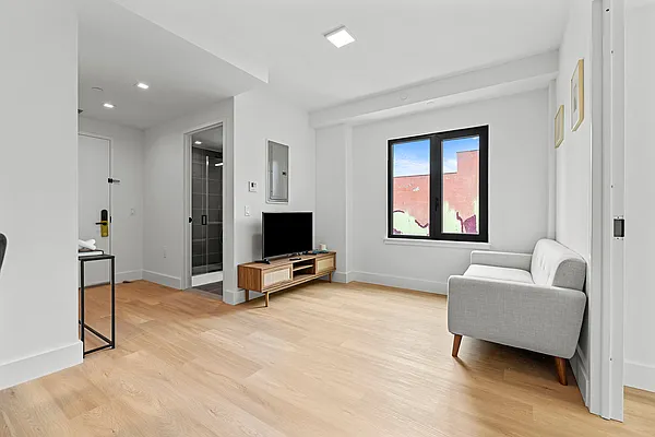 Rented by REAL New York | media 16