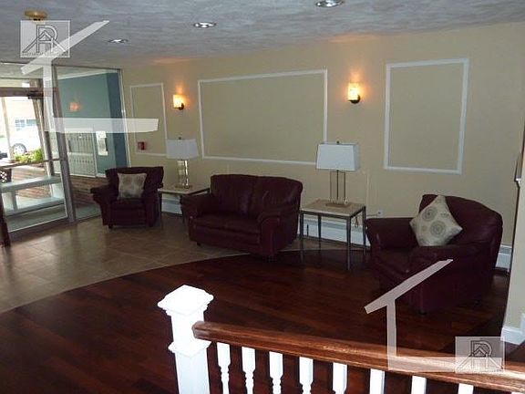 5th image of 50 Green St APT 208