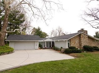 5327 Locust St, Kansas City, MO 64110
