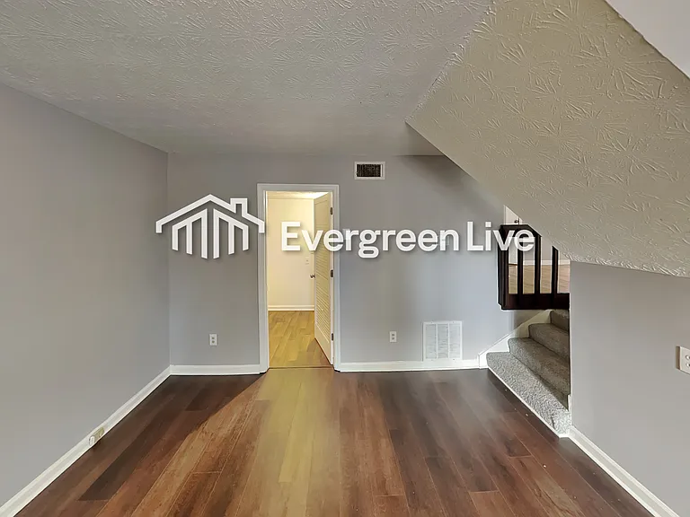 5123 S Woodbridge Trl — Photo 5