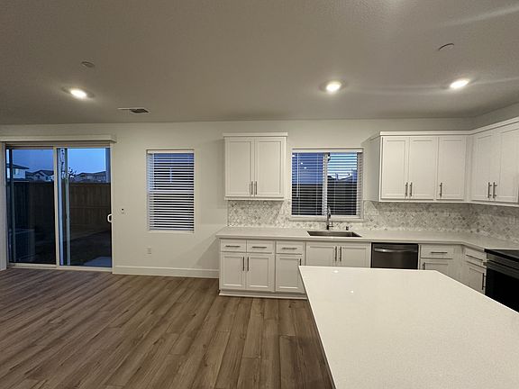 5th image of 16176 Adler Ave