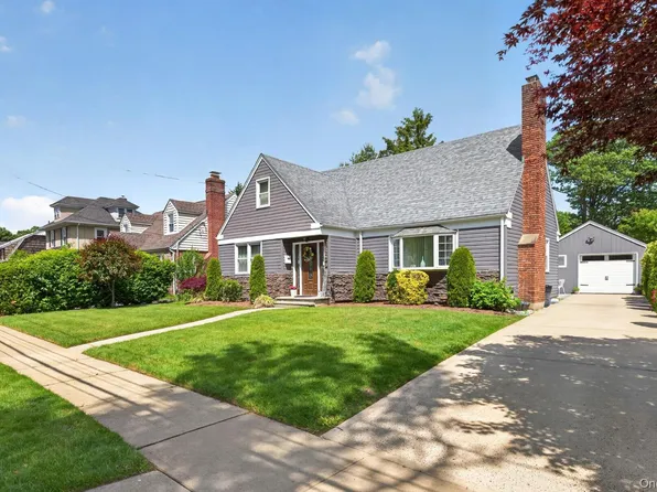 51 Chestnut Street, Westbury, NY 11590