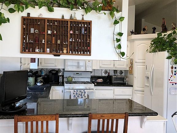 5th image of 20195 Edgewater Dr