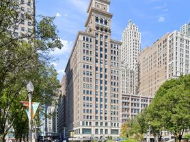 6 N Michigan Ave