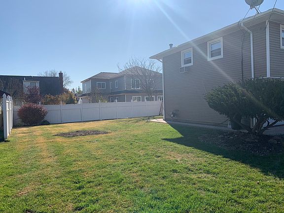 2nd image of 3 Shari Ct