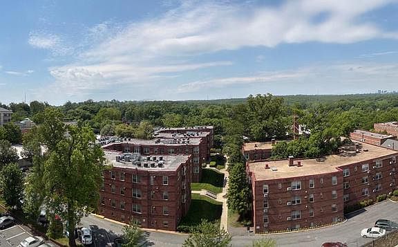 5th image of 1220 Blair Mill Rd APT 905