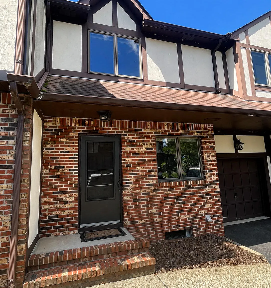 3 bed, 2.5 bath, 1837 sqft, $2,900 — Photo 2