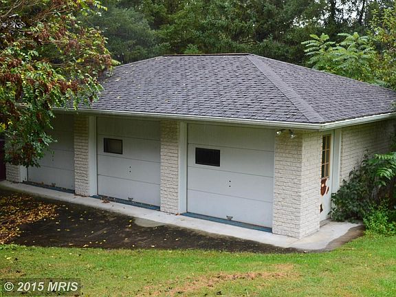 DETACHED GARAGE