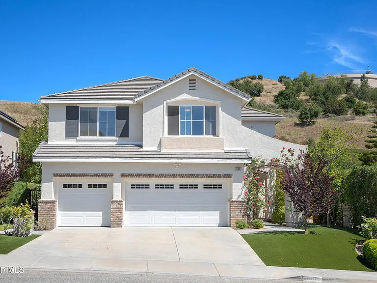 1004 Lambourne Pl — Photo 1