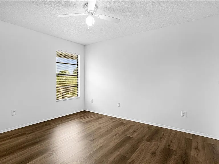 601 Tomlinson Ter — Photo 18