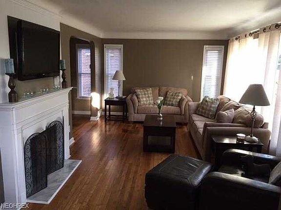 5th image of 21470 Hillsdale Ave