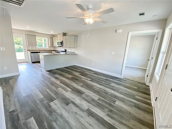 4th image of 529 31st Ave E