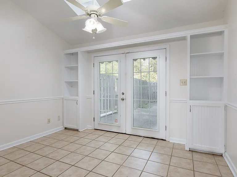 1228 Woodland Dr #1 — Photo 7
