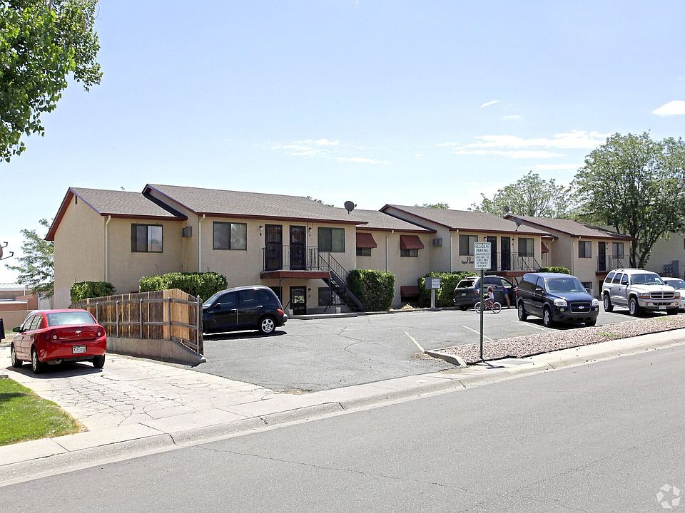 1st image of 50 Royal Crest Dr APT 3