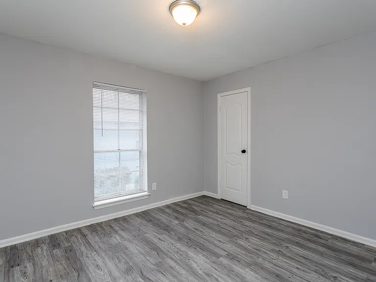 Allendale Village Apartments — Photo 36