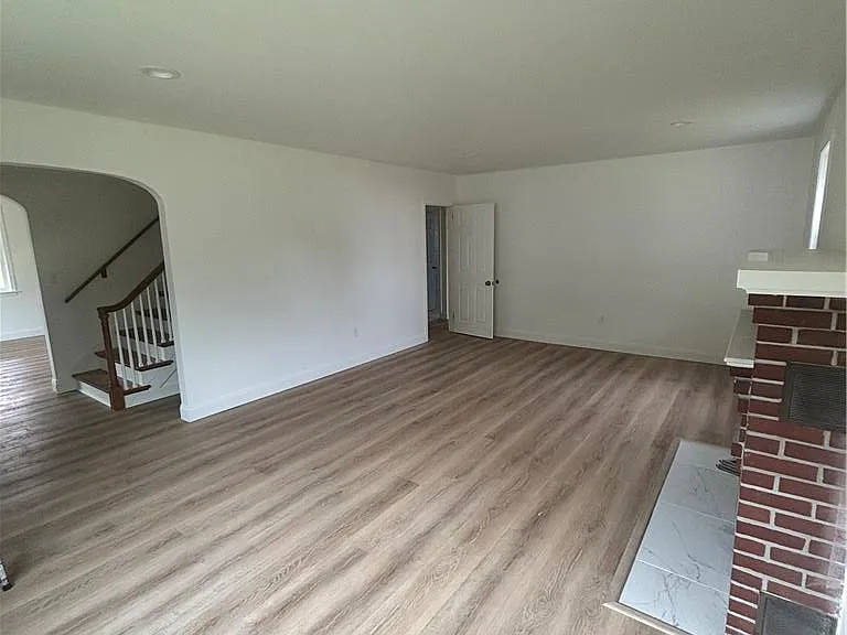 848 Hausman Rd — Photo 10