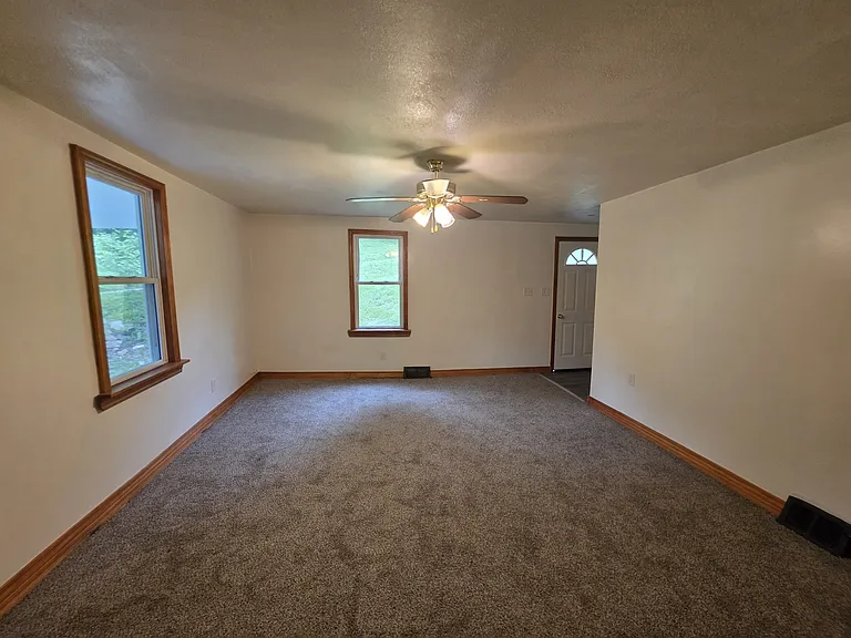 534 Broadlawn Dr — Photo 4