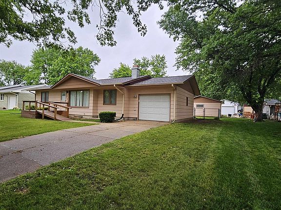 1115 L St, Fairbury, NE 68352 | MLS #22413577 | Zillow