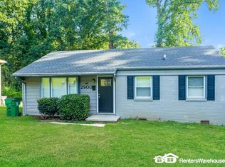 2900 Ravencroft Dr, Charlotte, NC 28208