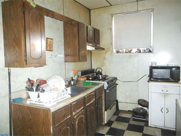 5th image of 2316 S Beulah St