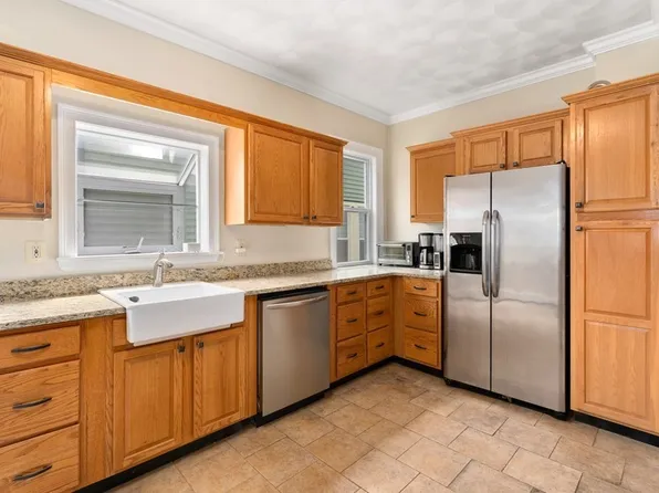 258 E Cottage St #2, Dorchester, MA 02125